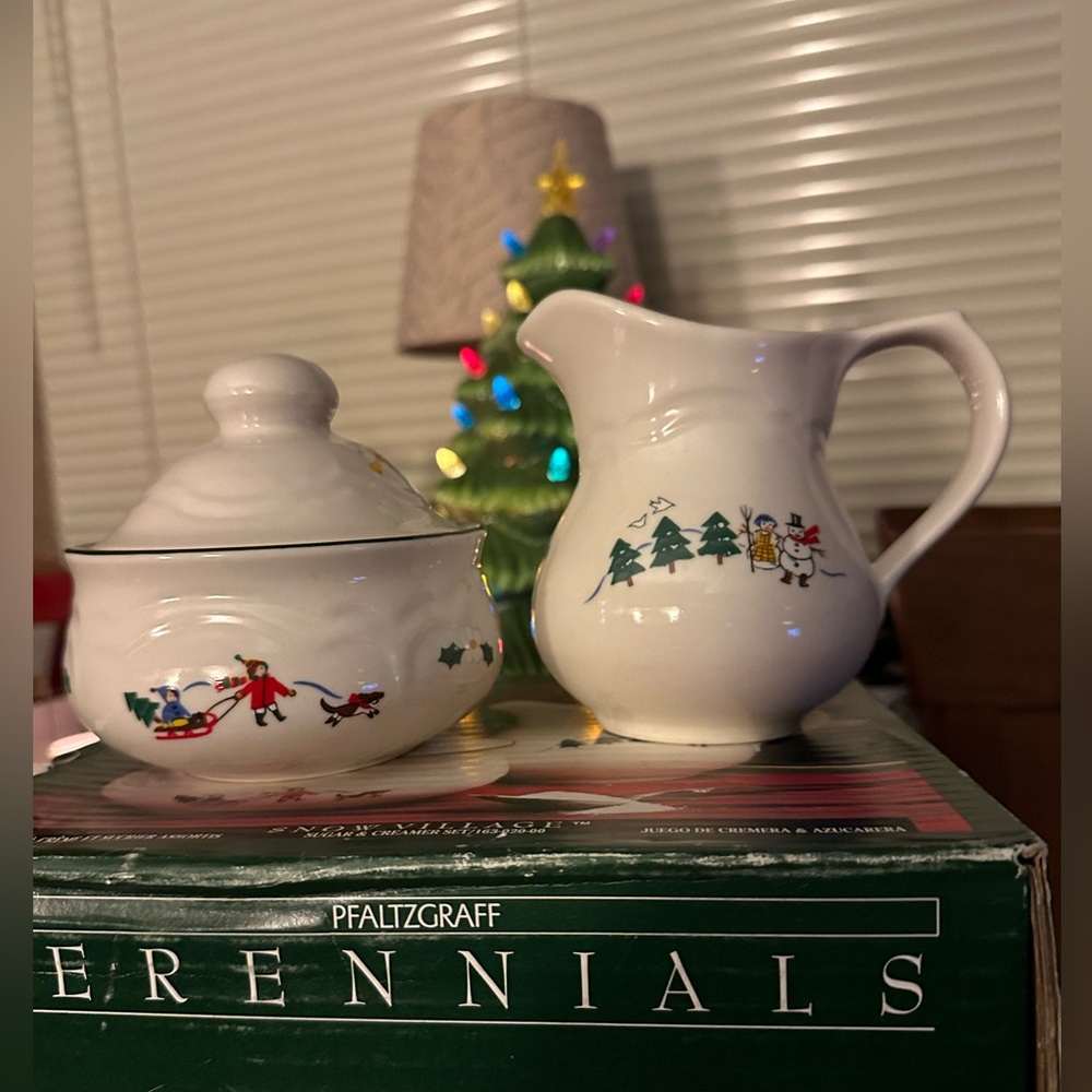 Pfalzgraff Snowy day sugar and creamer with box